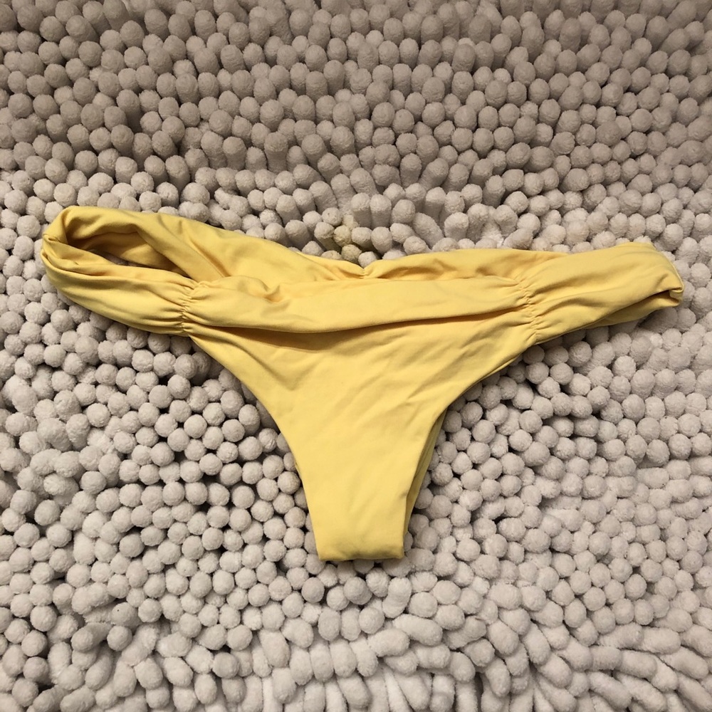 L space bikini bottoms